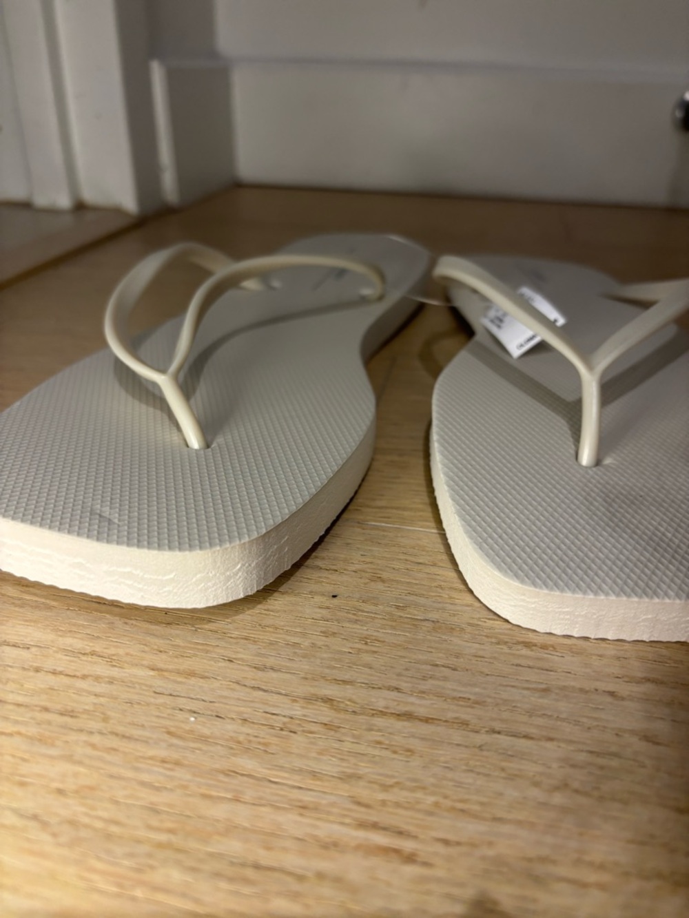 Old Navy Neutral Cream Flip Flop Sandals